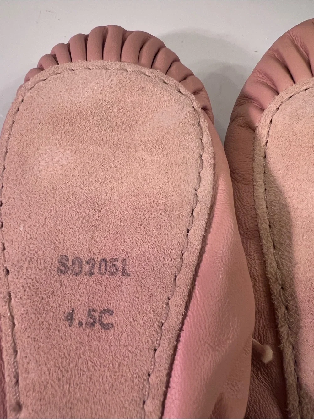 Bloch Girl’s Size 10 Pink Leather Ballet Flats with Elastic Tie NWOT Full Sole